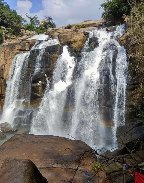 Hundru Waterfall (1)